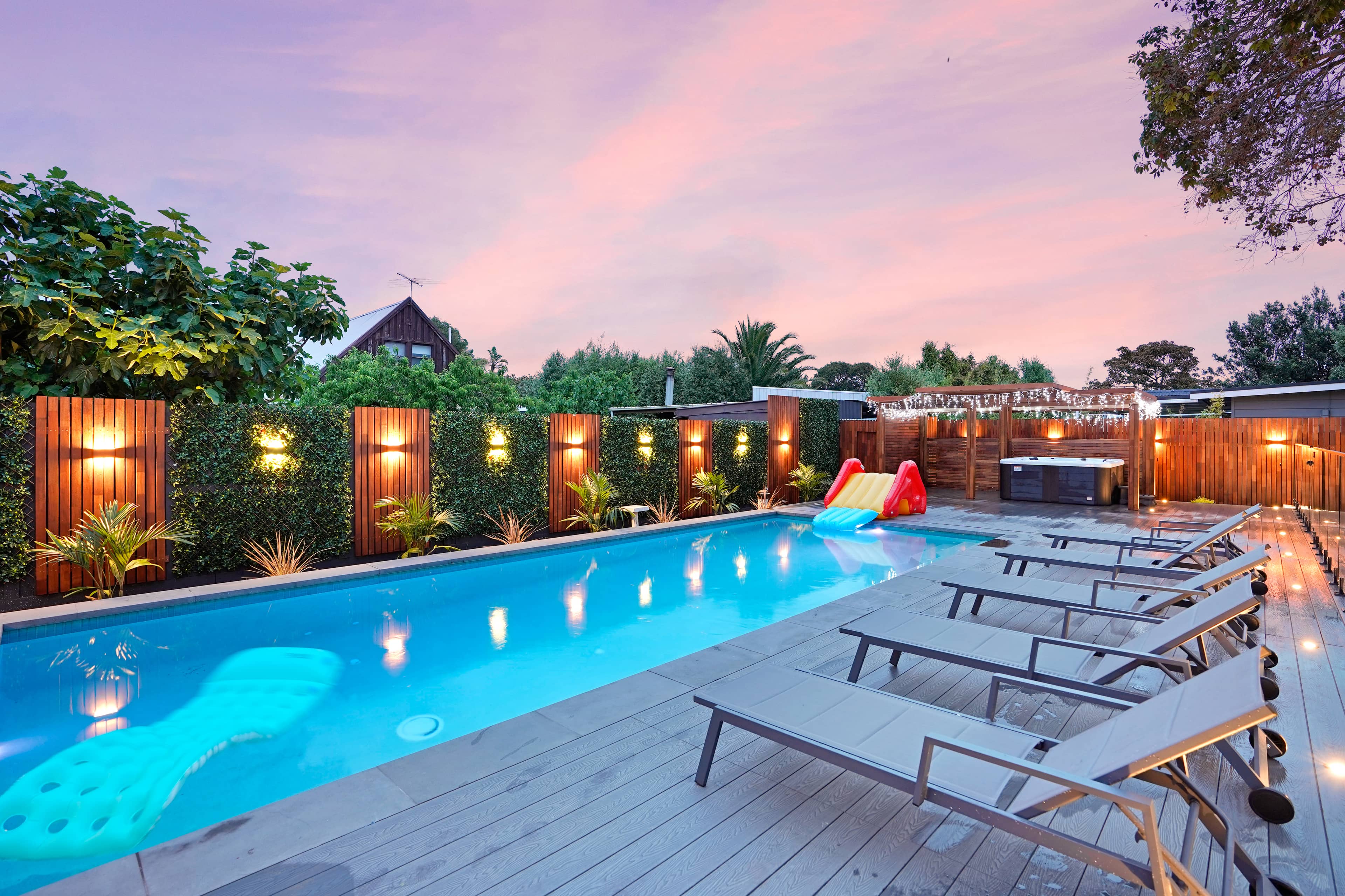 MAX Entertain Beachside Retreat - Amazing Backyard - Photo 2