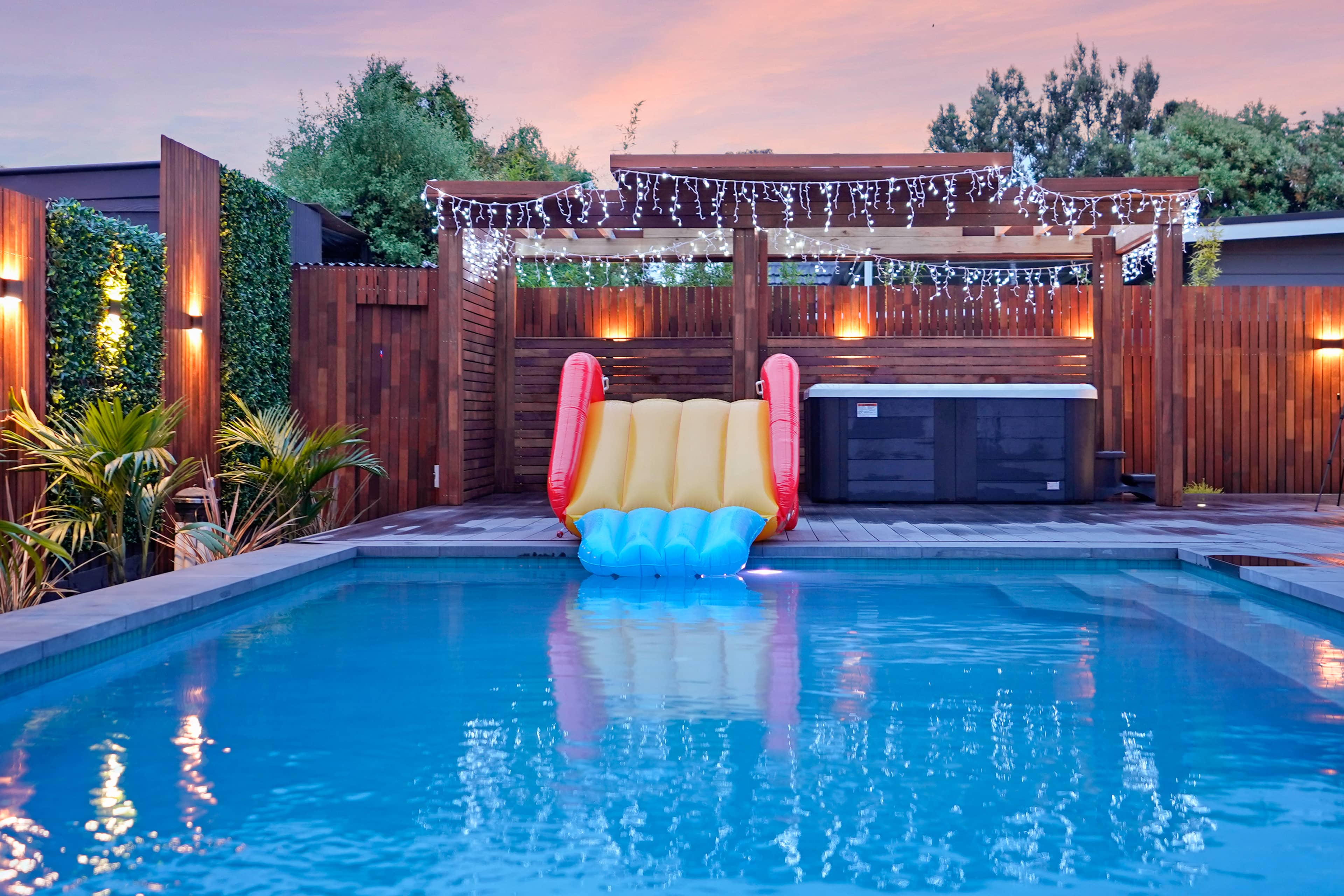 MAX Entertain Beachside Retreat - Amazing Backyard - Photo 5