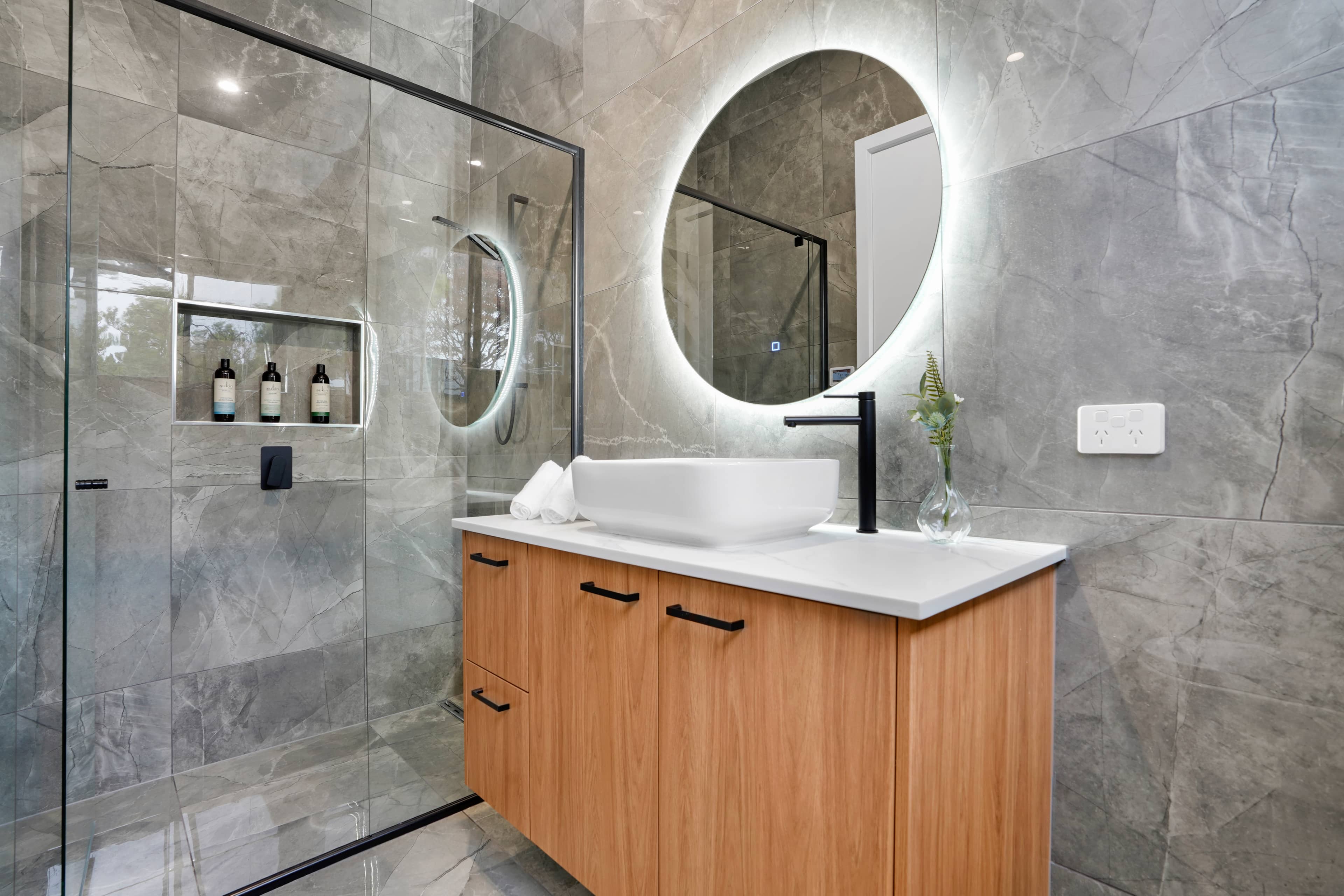 MAX Entertain Beachside Retreat - Amazing Backyard - Photo 10