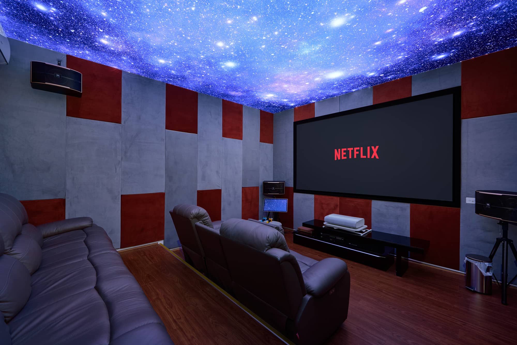 MAX Entertain Beachside Retreat - Amazing Backyard - Photo 48