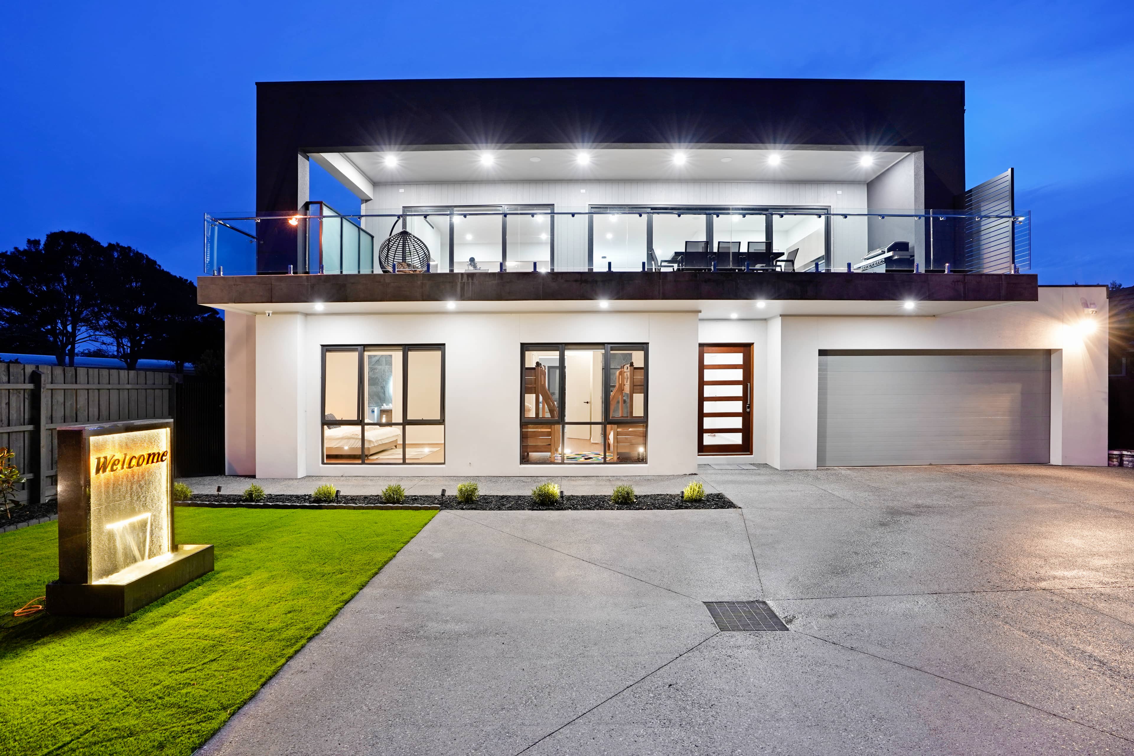 MAX Entertain Beachside Retreat - Amazing Backyard - Photo 35